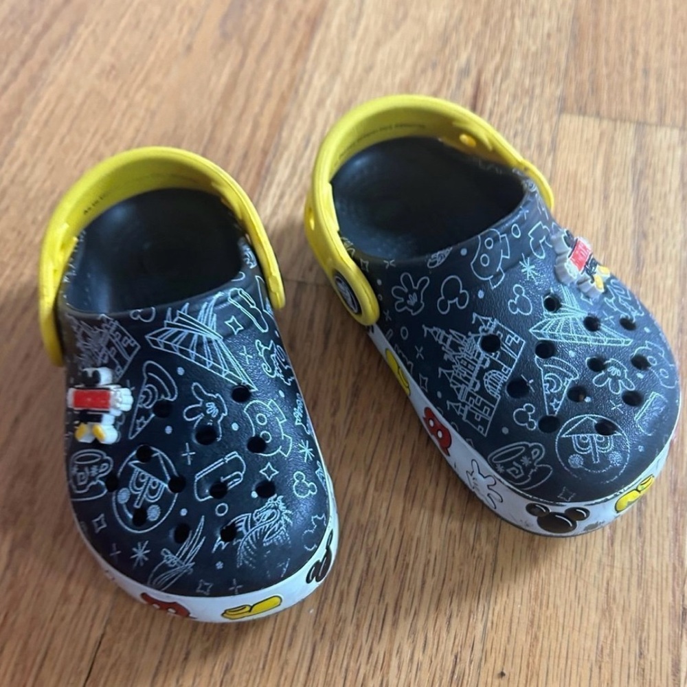 Disney Crocs kids boys girls Toddler c7 light-Up Mickey Mouse Charms